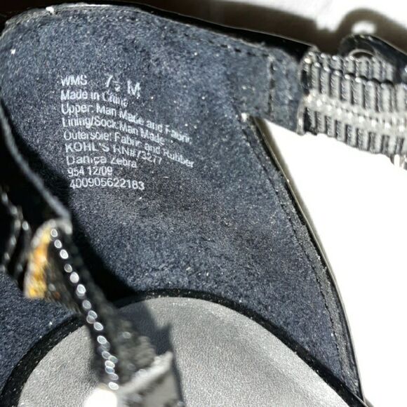 Dana Buchman Danica Zebra X Front Sexy Heels‎ 7.5 - Picture 7 of 7